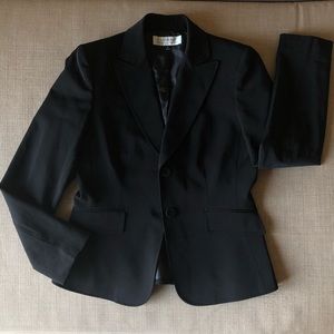 Tahari Artur Levine Black Blazer
